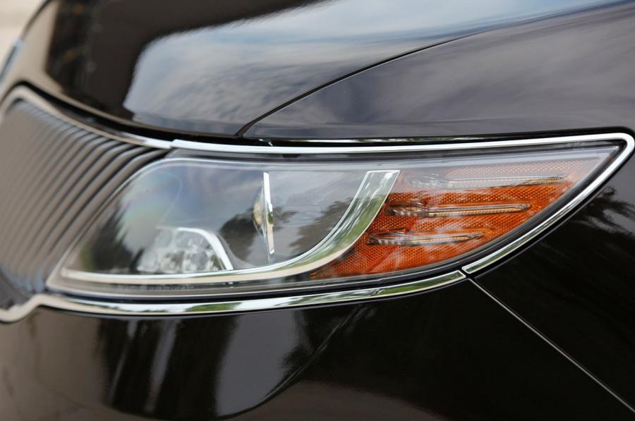  Lincoln MKS EcoBoost 2013 года  (фото 2 из 42)